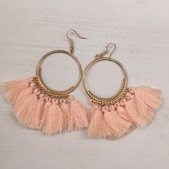 New peach tassel earrings - Picture 2 of 6